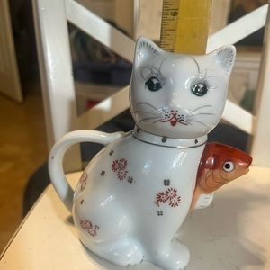 💃 Good Luck Cat /Fish Chinese Porcelain Creamer Pitcher 5.5".